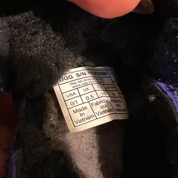 Baby Moccasin UGGs - Picture 4 of 4